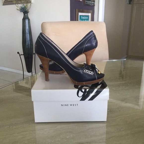 Shoes - Picture 3 of 3